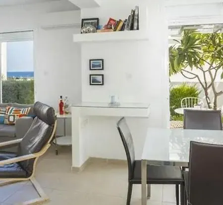 Sandy Feet House Holiday home *