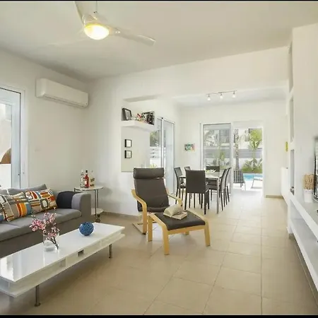 Sandy Feet House Holiday home Paralimni