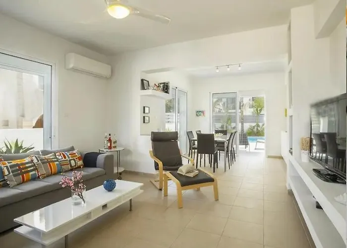 Sandy Feet House Holiday home Paralimni